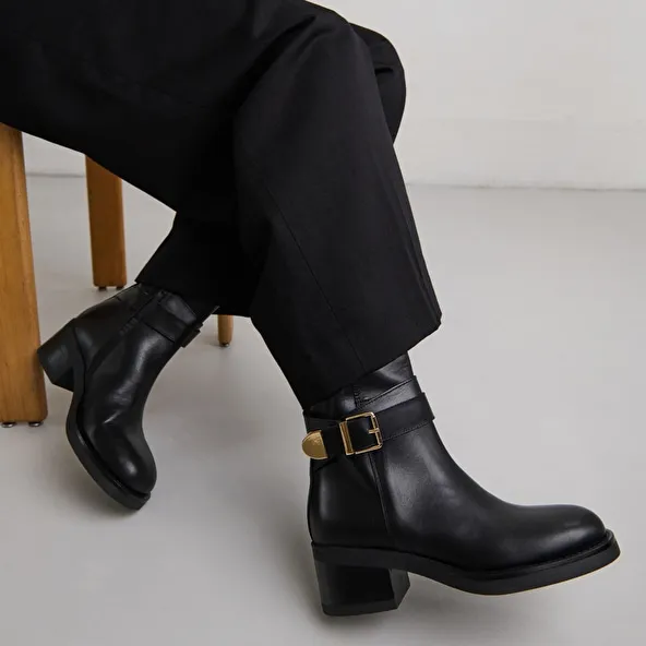 Buckle ankle boots in black leather