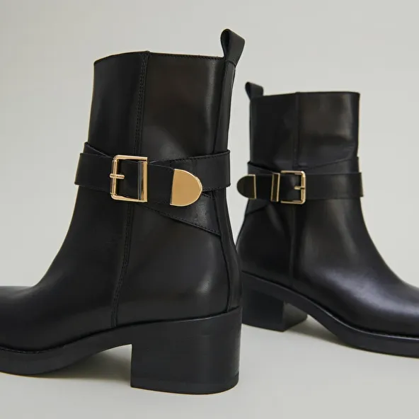 Buckle ankle boots in black leather