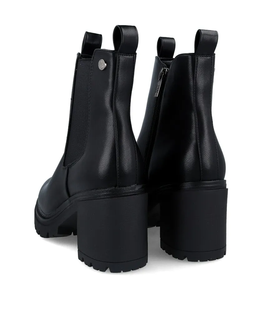 Chealsea ankle boots with heel Xti 143429