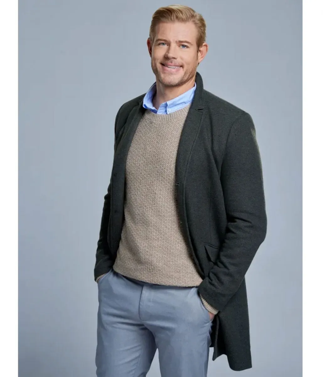 Nantucket Noel Trevor Donovan Grey Coat