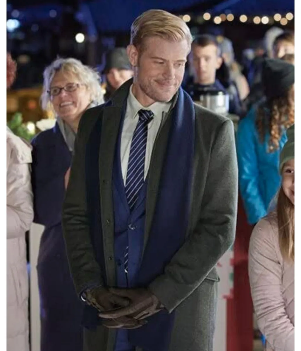 Nantucket Noel Trevor Donovan Grey Coat