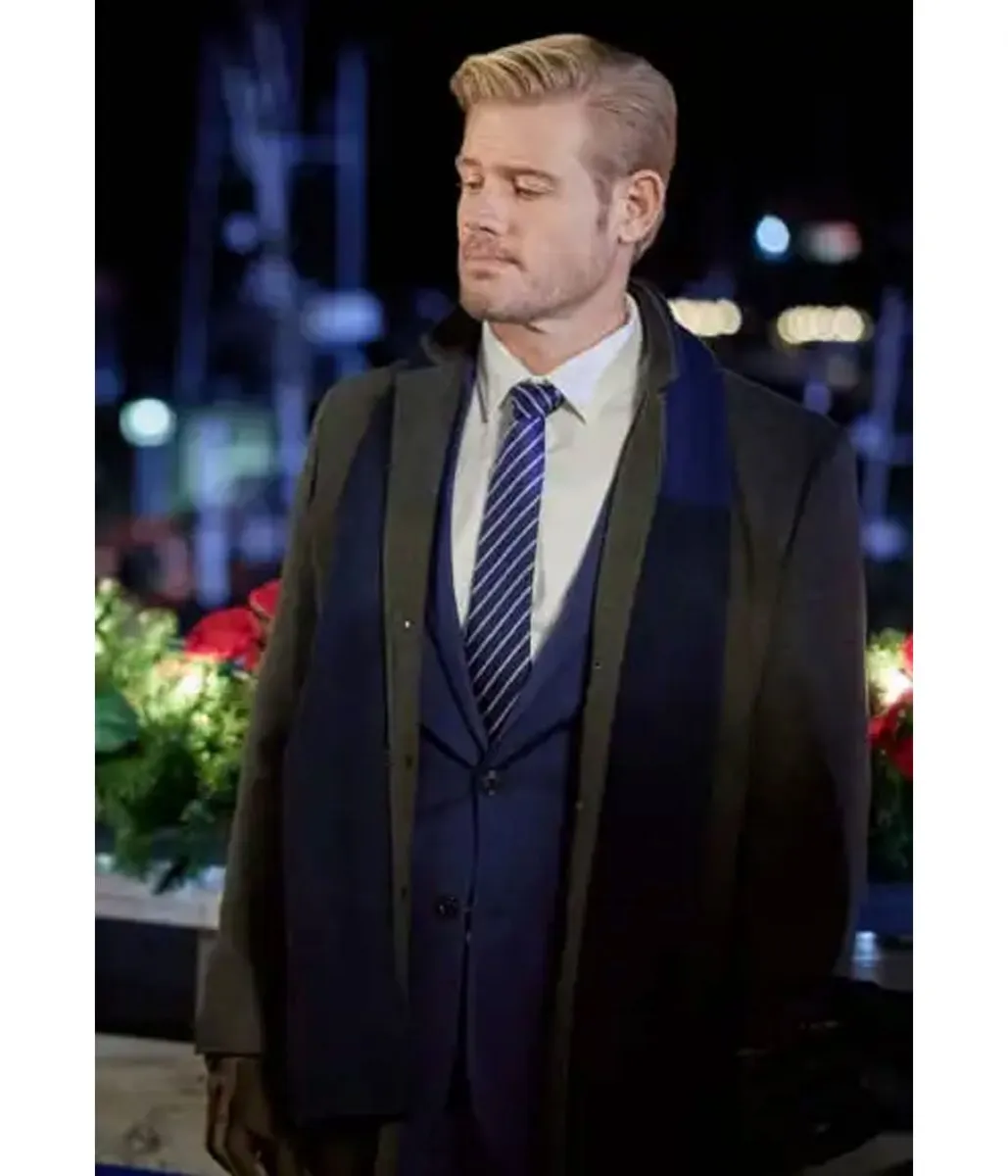 Nantucket Noel Trevor Donovan Grey Coat