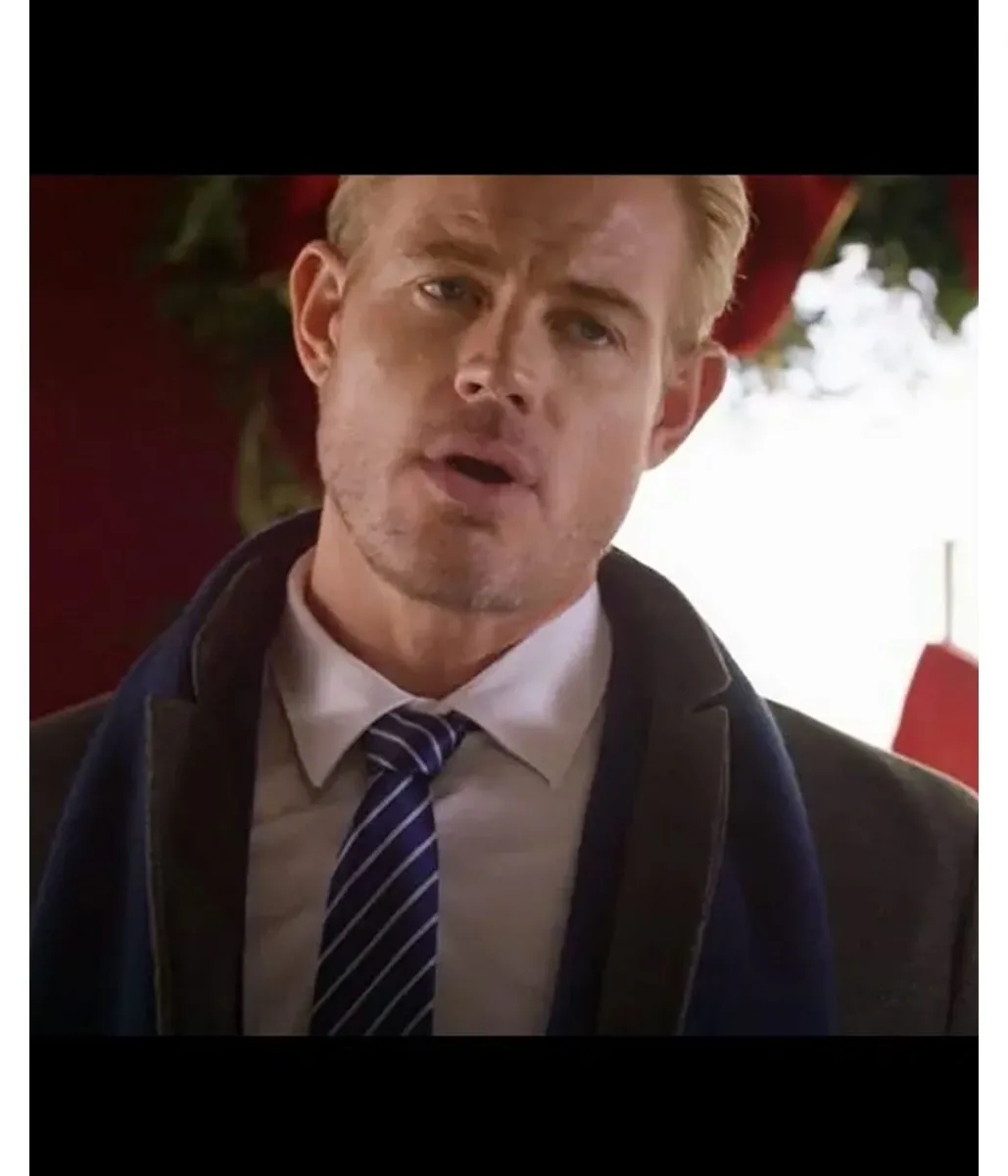 Nantucket Noel Trevor Donovan Grey Coat