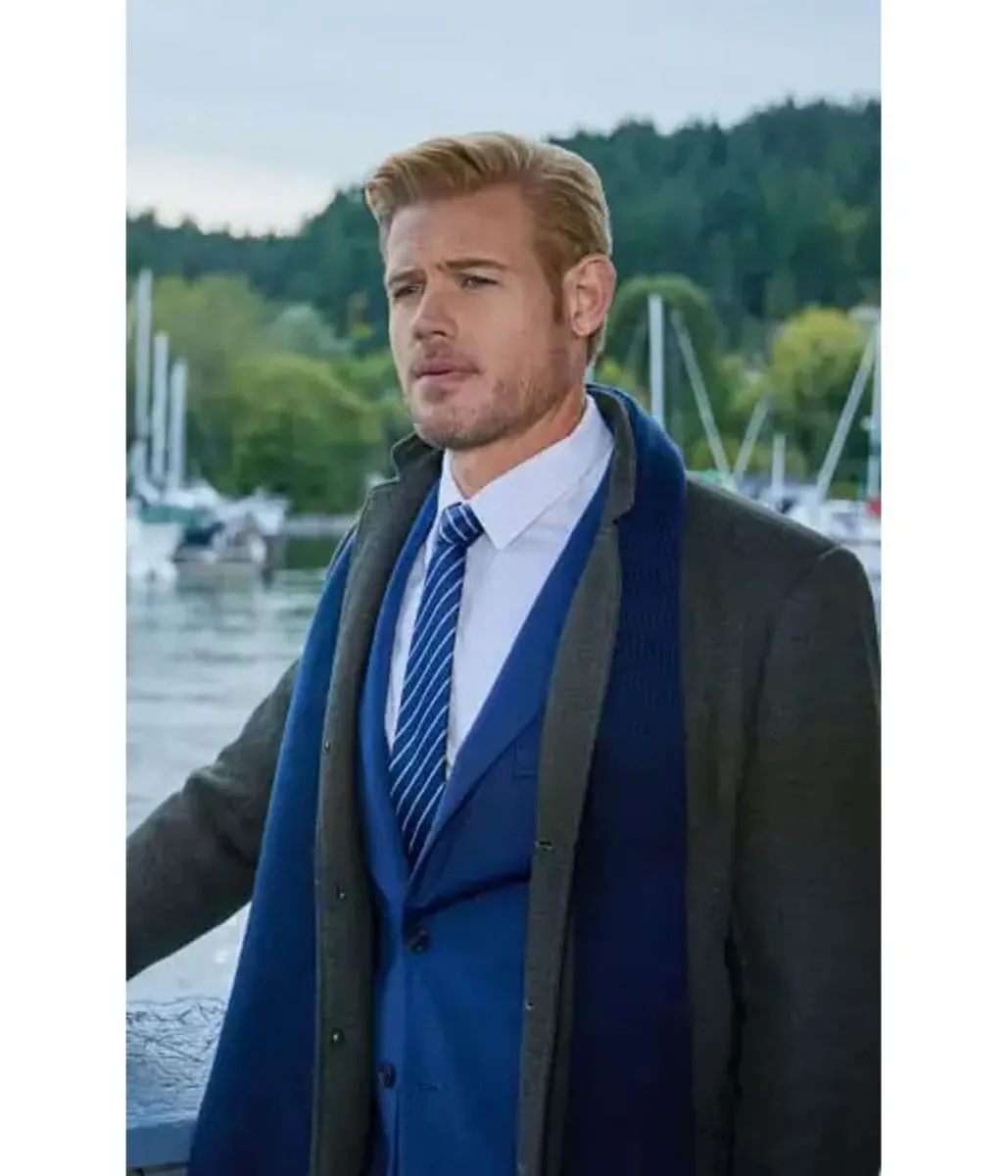 Nantucket Noel Trevor Donovan Grey Coat