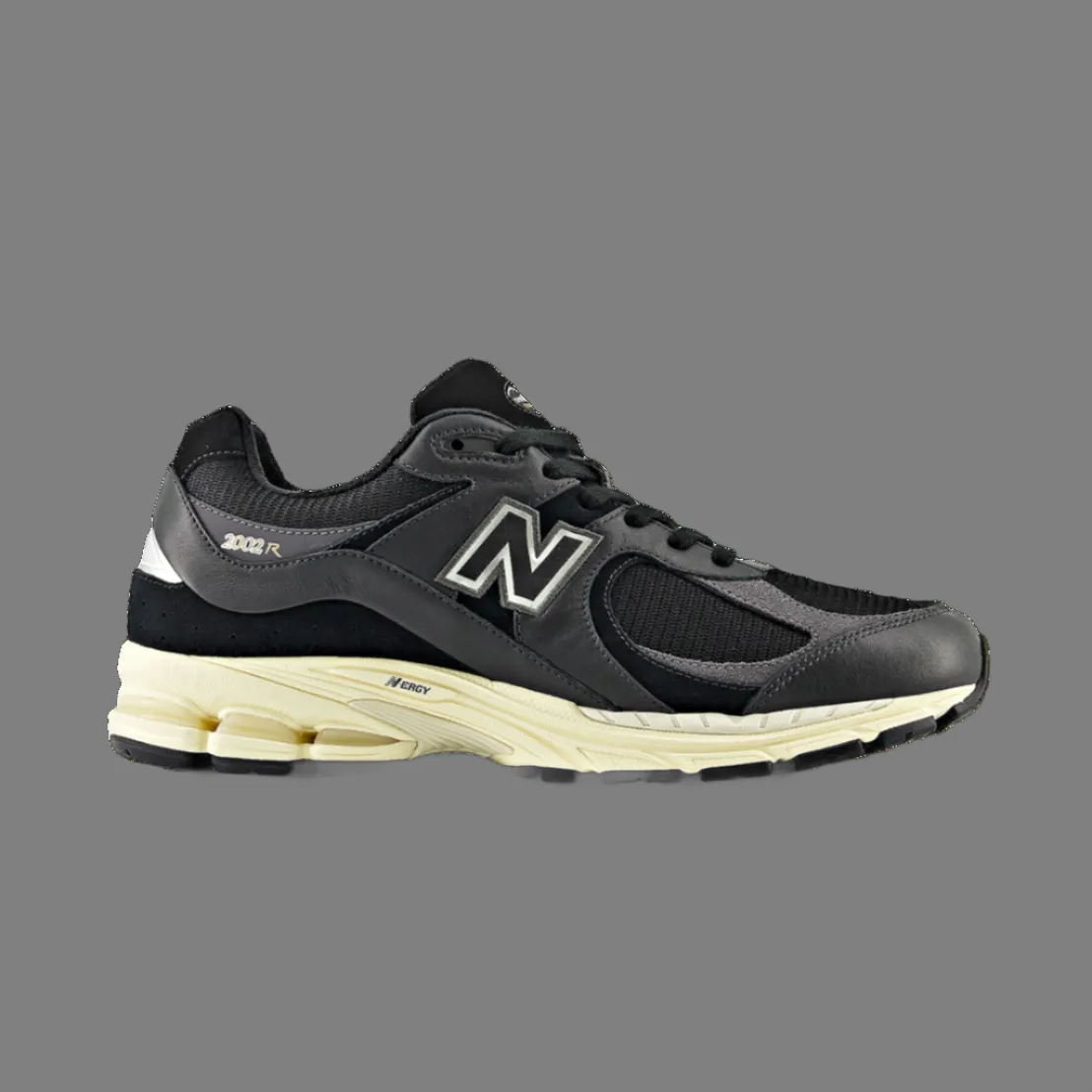 New Balance - M2002RIB (Black)