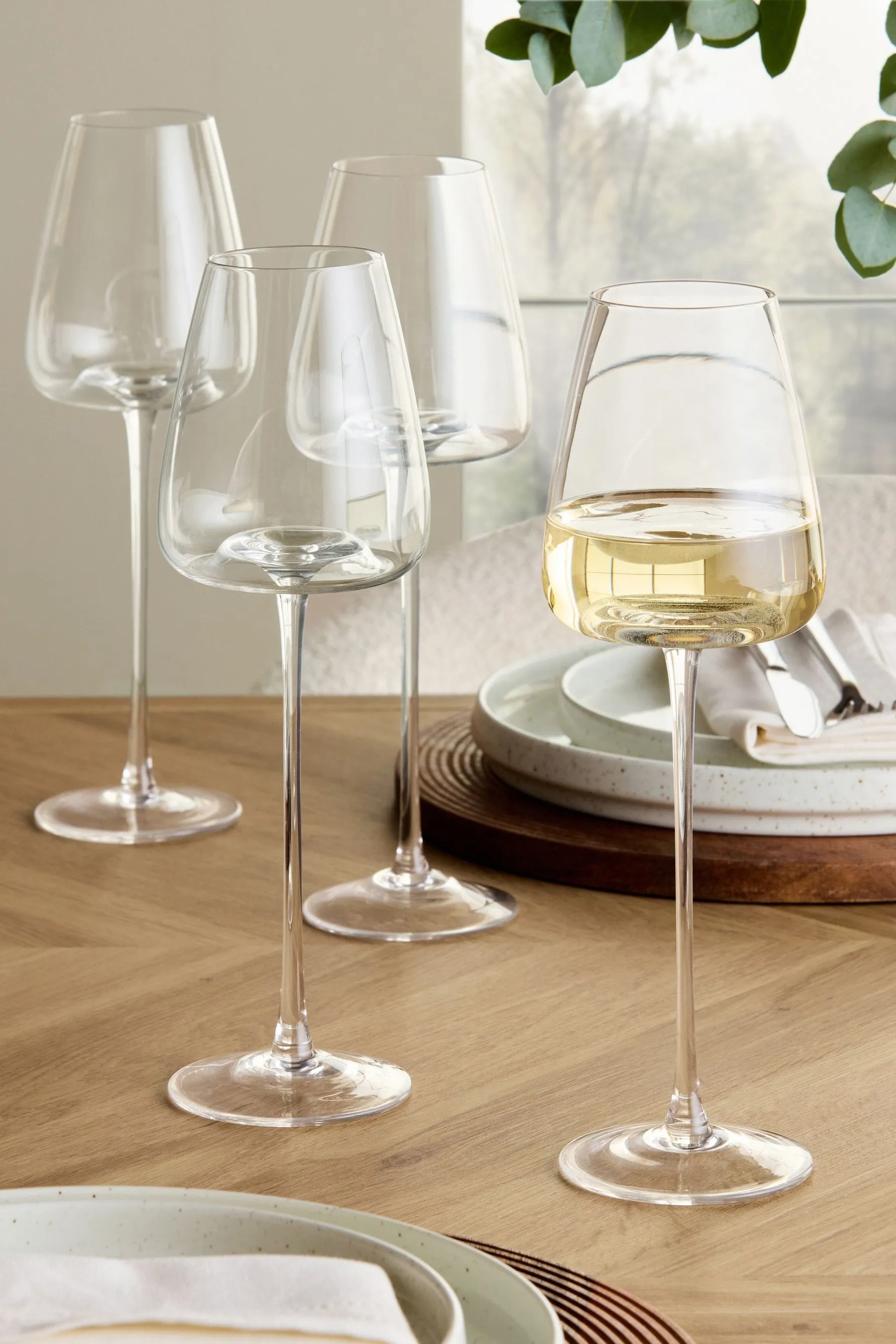 Set of 4 Clear Tapered Wine Glasses