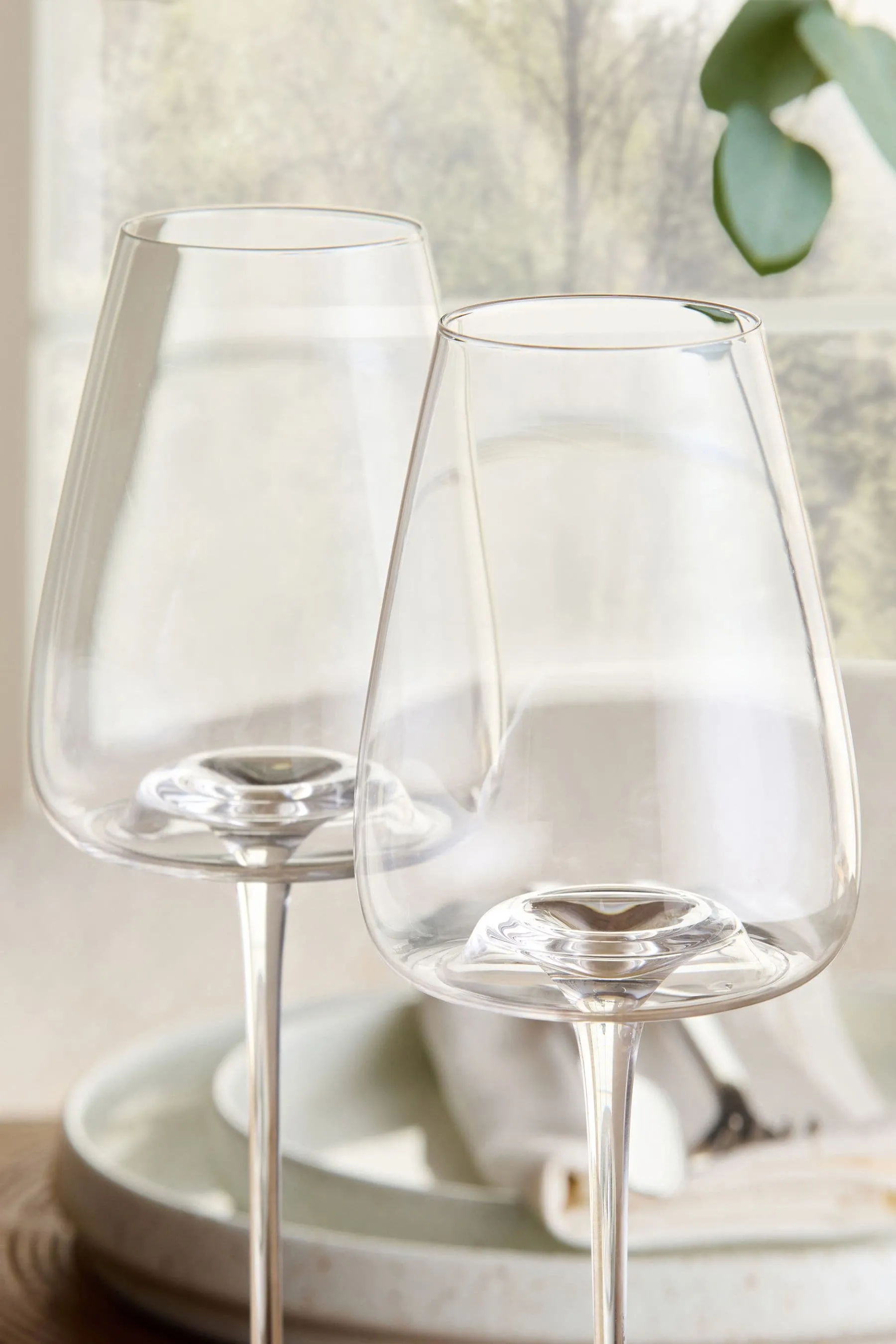 Set of 4 Clear Tapered Wine Glasses