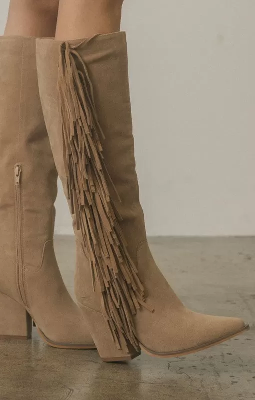 SOMEWHERE OUT WEST - Knee-High Fringe Boots