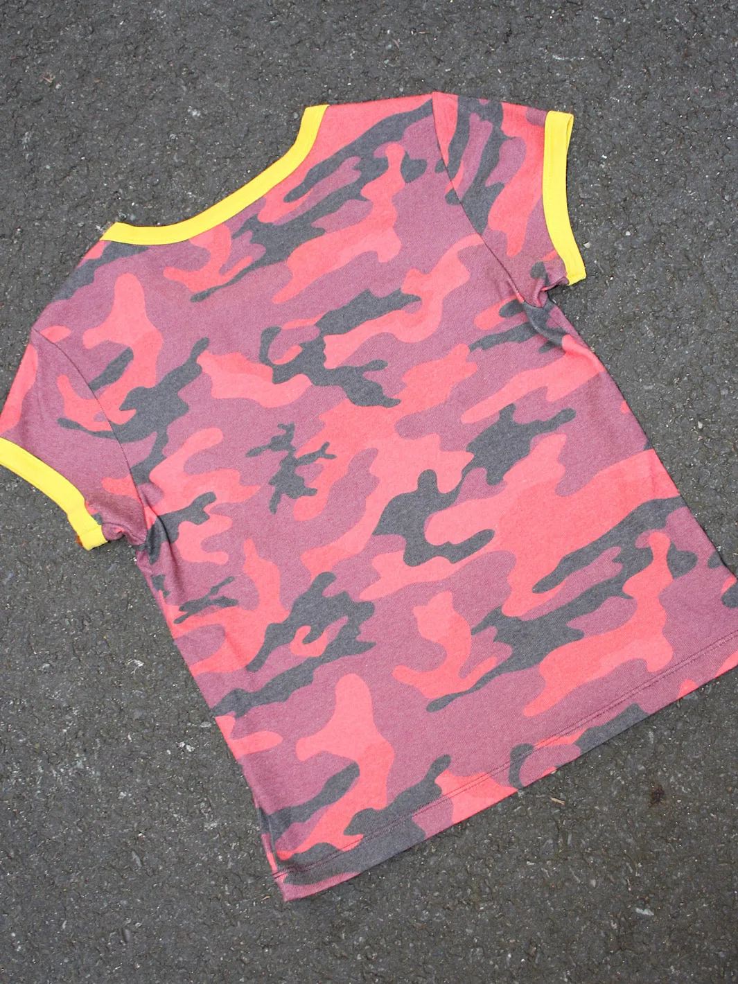 STRAWBERRY CAMO TEE