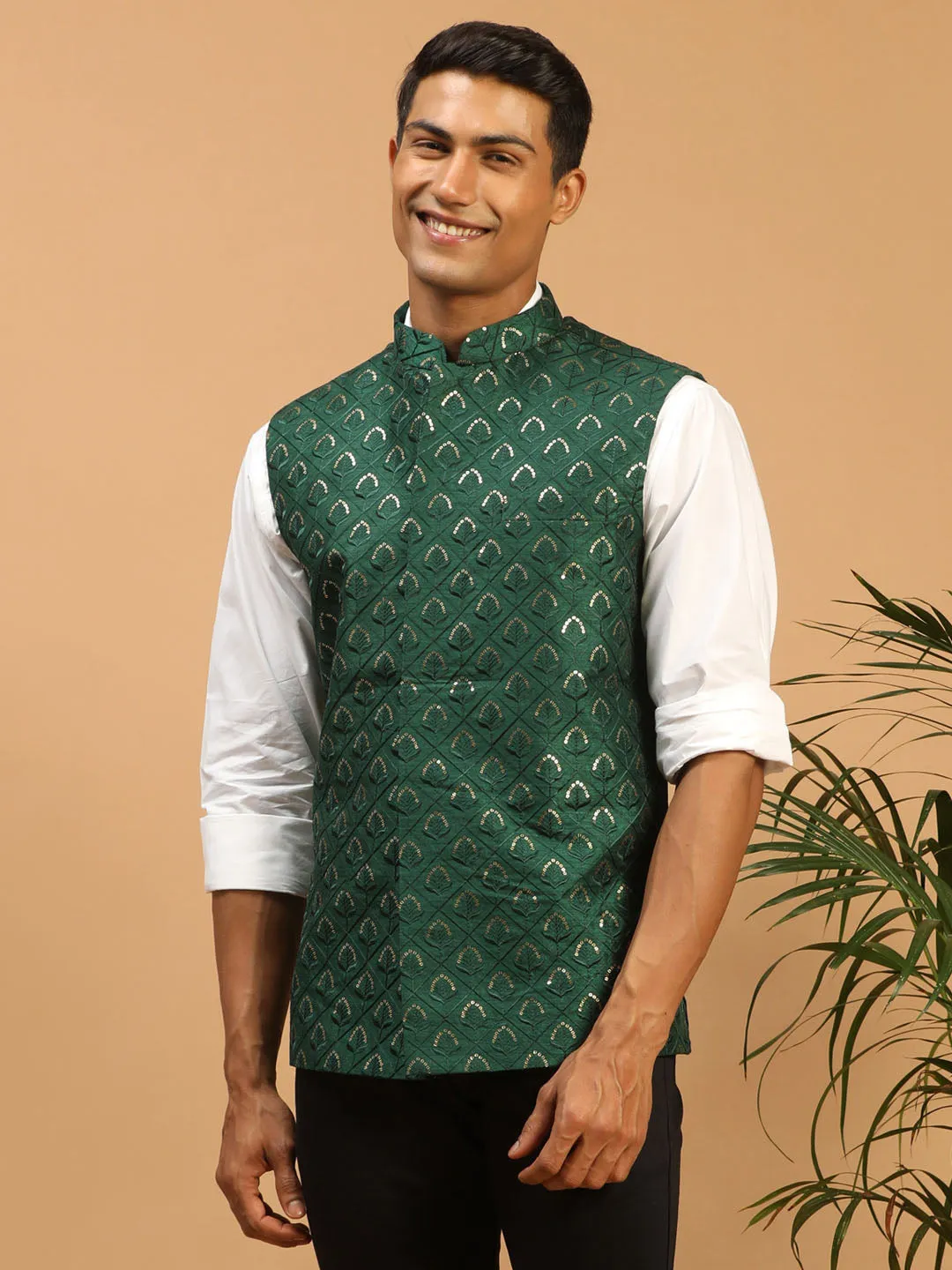 Vastramay Men's Green Embellishd Ethnic Nehru Jacket