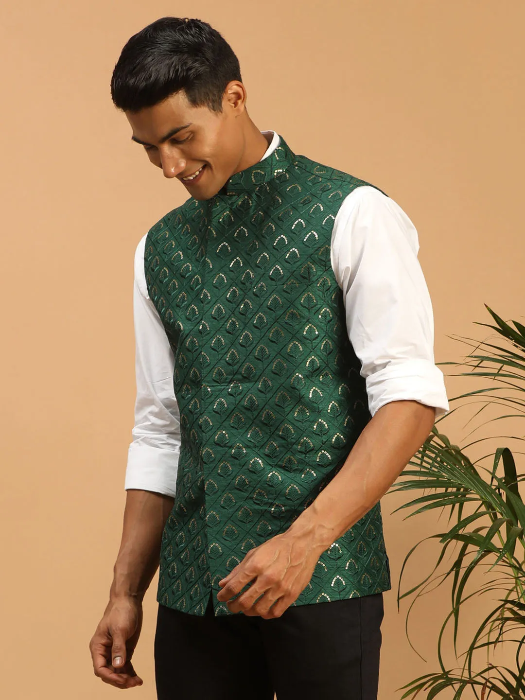 Vastramay Men's Green Embellishd Ethnic Nehru Jacket